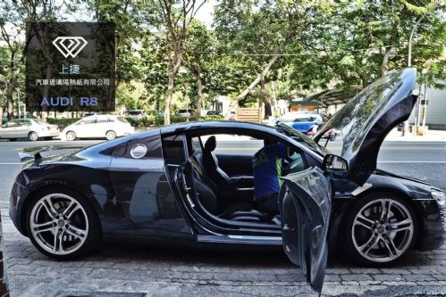 AUDI R8 擋風玻璃破掉來讓上捷換新囉!