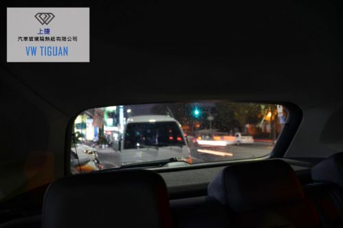 夜間倒車視線