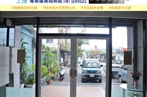 從大門開始的一樓開始準備施工