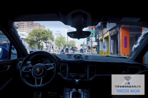 內看外的透光性，邊緣塞進面紙來加速隔熱紙乾燥