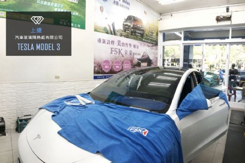 全車冰鑽F系列隔熱紙施工中